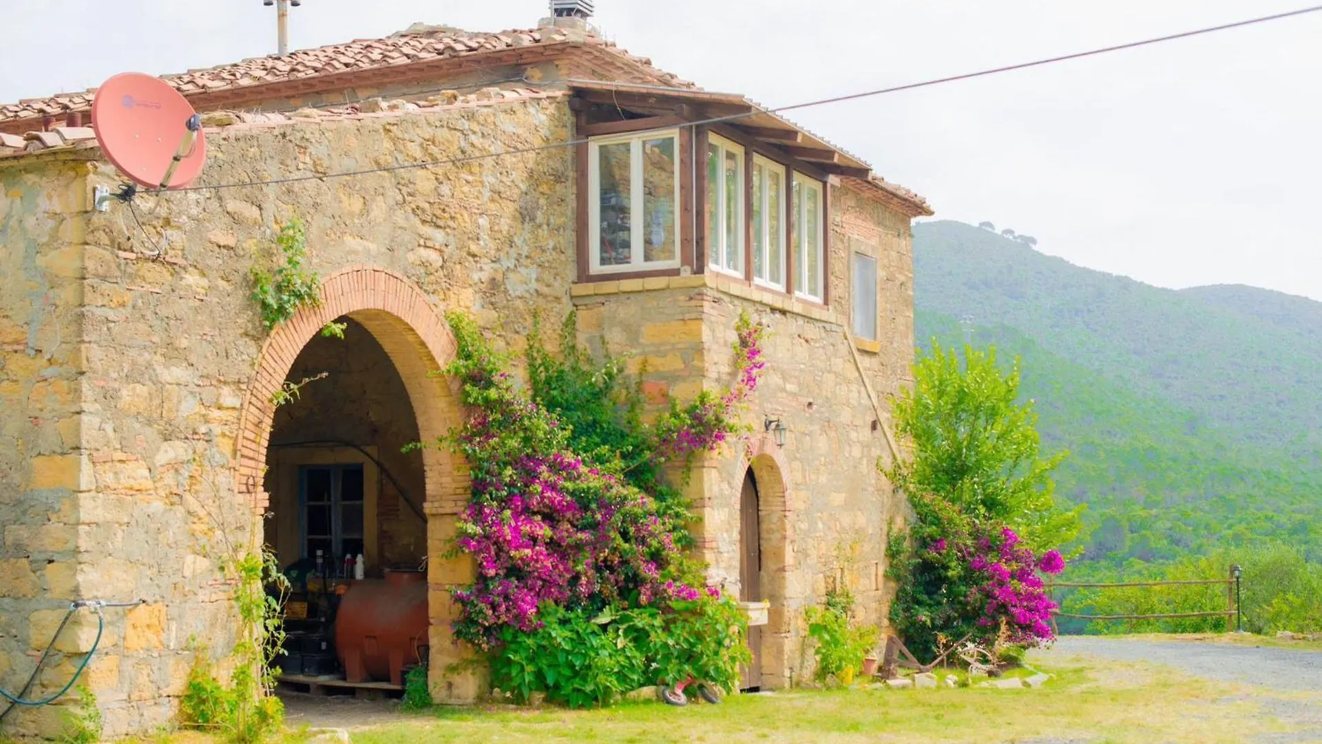 Apartment In Tuscan Farmhouse Livorno